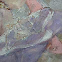 En cours d’enlèvement des repeints et après dégagement complet.
						On remarque des restes de cartonnage ainsi qu’un morceau de papier remis en place dans le mauvais sens. 